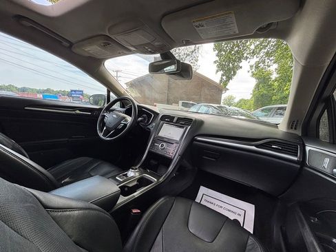 Used 2019 Ford Fusion Titanium FWD image 9