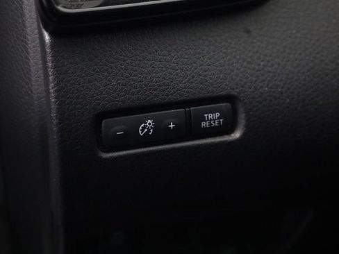 Used 2018 Nissan Rogue Sport S image 10