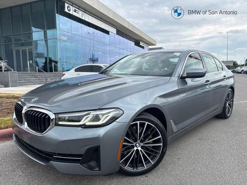 Certified 2022 BMW 530i w/ Premium Package RWD image 1