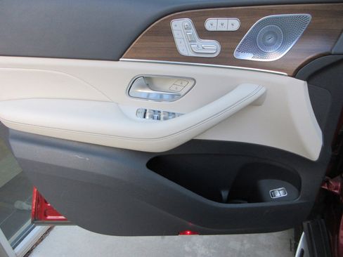 Used 2020 Mercedes-Benz GLE 350 4MATIC image 28