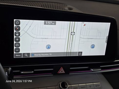 Certified 2025 Hyundai Elantra Limited FWD image 22