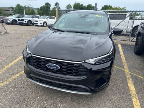 Used 2024 Ford Escape ST-Line w/ Tech Pack #1 AWD/4WD image 3