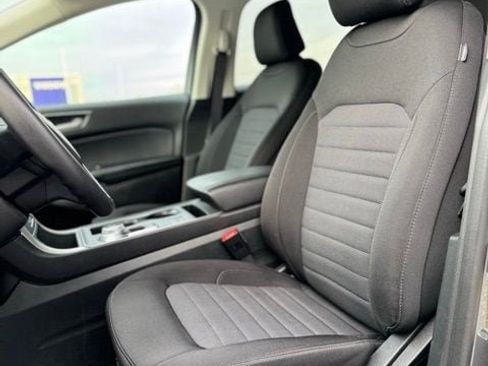 Certified 2024 Ford Edge SE w/ Black Appearance Package image 13