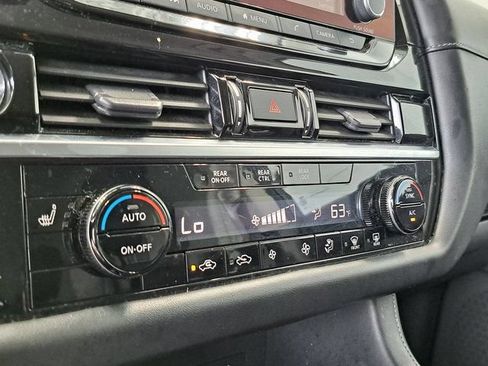 Used 2023 Nissan Pathfinder SV FWD image 16