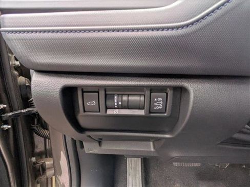 Used 2025 Subaru Forester Premium AWD/4WD image 19