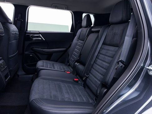 New 2026 Mitsubishi Outlander SE image 24