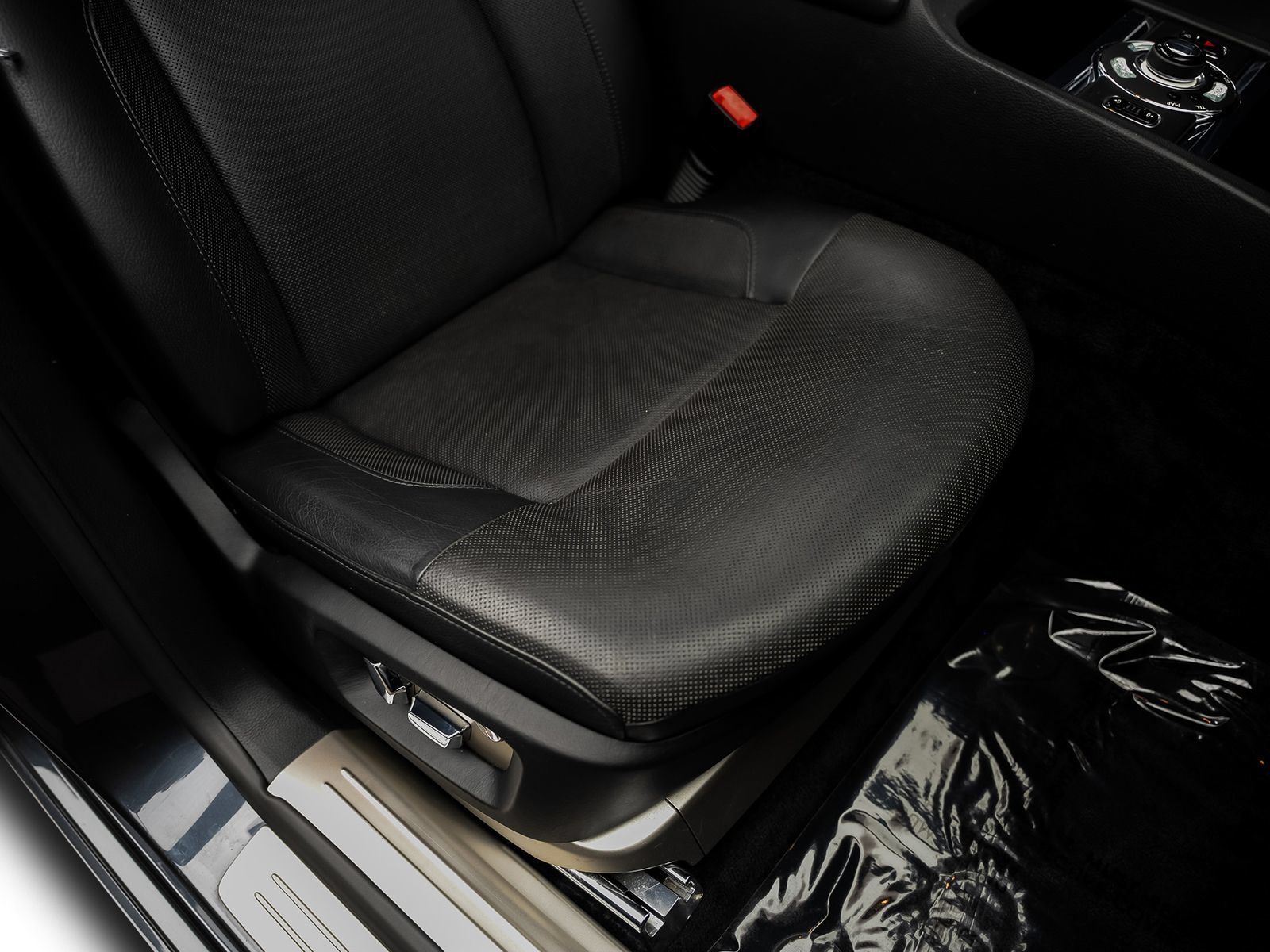 Used 2011 Rolls-Royce Ghost RWD image 35