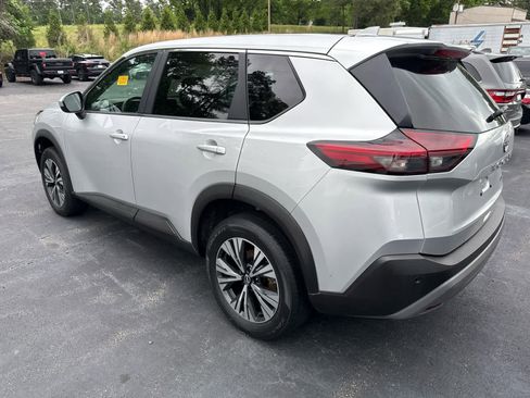 Used 2023 Nissan Rogue SV FWD image 11