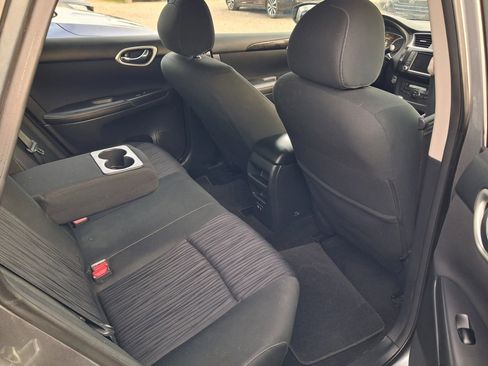 Used 2019 Nissan Sentra SV image 3