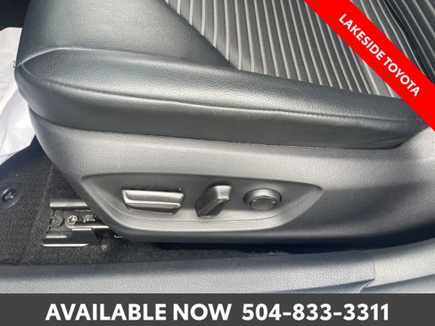 Used 2020 Toyota Camry SE FWD image 28
