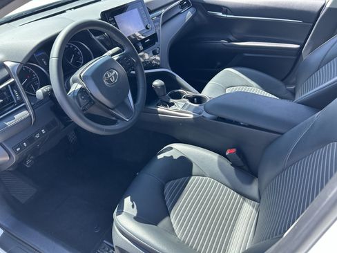 Used 2023 Toyota Camry SE w/ Convenience Package FWD image 9