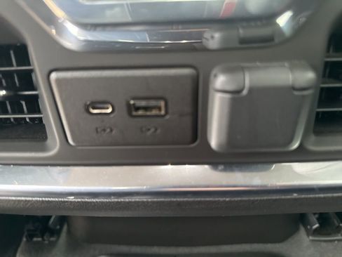 Used 2021 GMC Sierra 2500 Denali w/ Denali Black Diamond Edition image 18