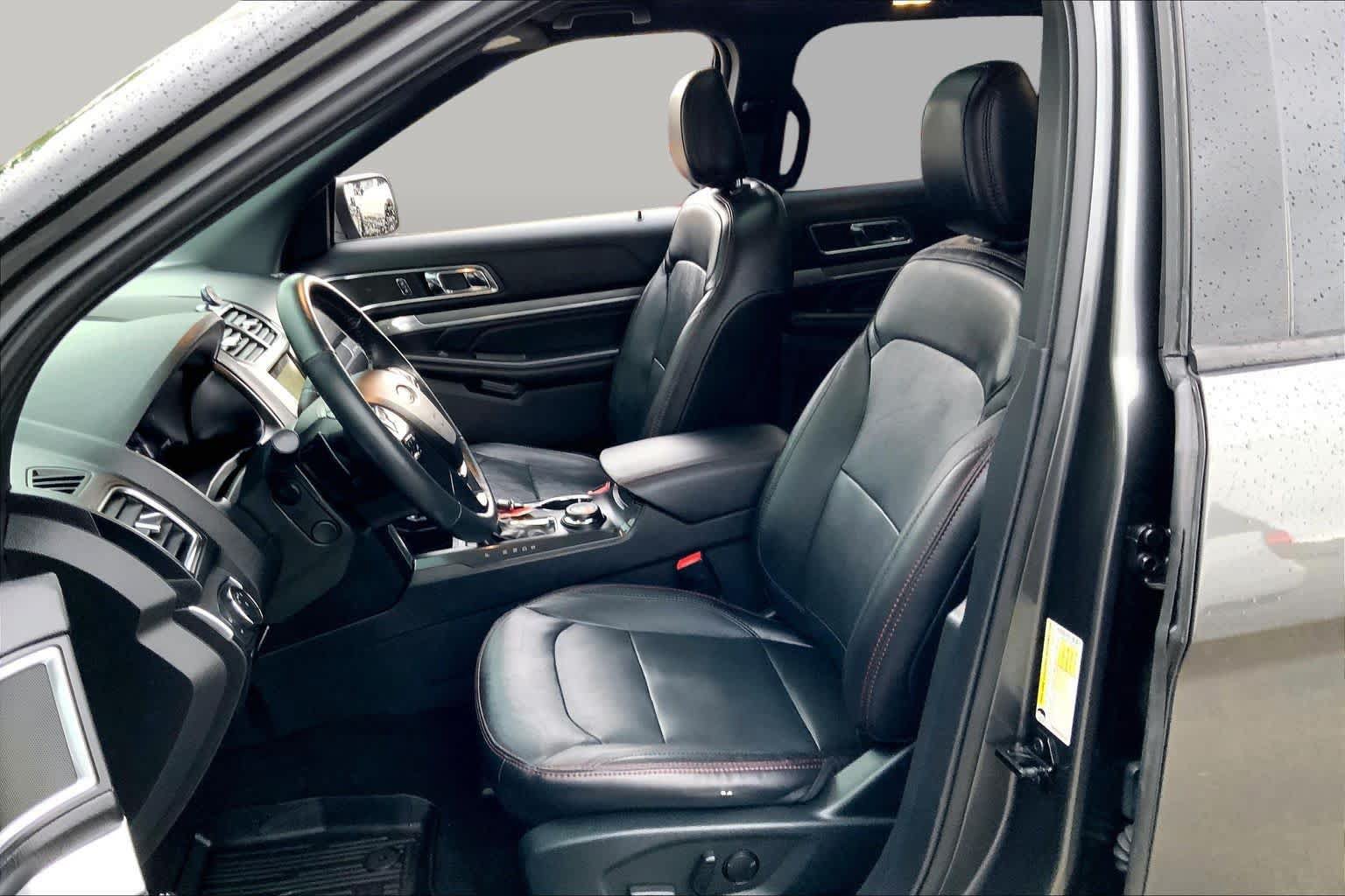 Used 2019 Ford Explorer Sport w/ Equipment Group 401A AWD/4WD image 8