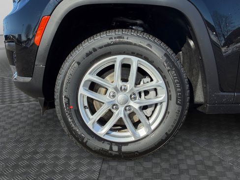 New 2025 Jeep Grand Cherokee L Laredo w/ Luxury Tech Group I AWD/4WD image 14