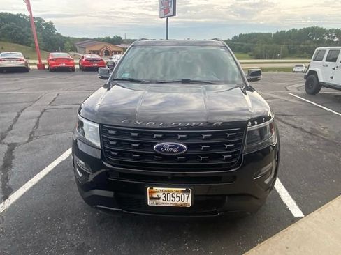 Used 2017 Ford Explorer Sport w/ Equipment Group 401A AWD/4WD image 2