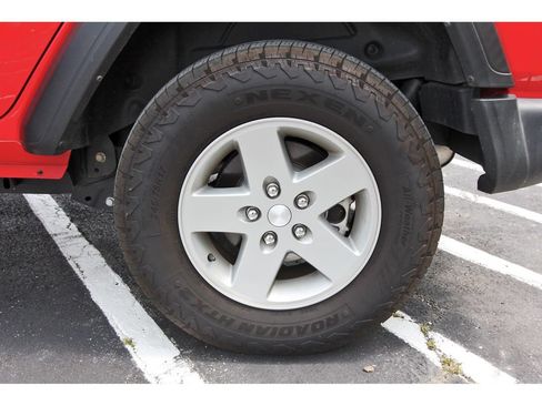 Used 2024 Jeep Wrangler Unlimited Sport AWD/4WD image 32