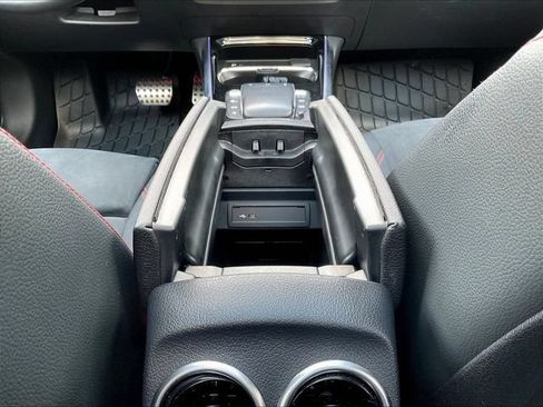 Used 2022 Mercedes-Benz GLB 250 4MATIC image 18