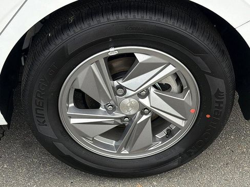 New 2026 Hyundai Elantra SE image 5