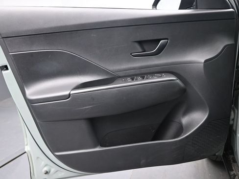 Used 2025 Hyundai Kona SEL AWD/4WD image 23