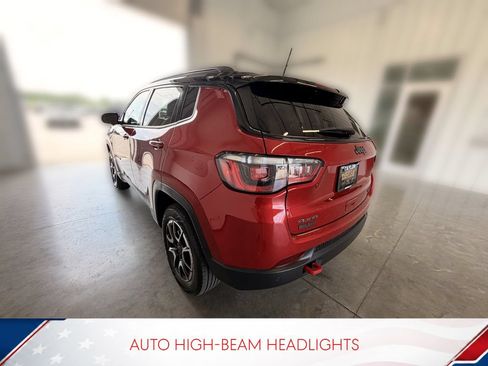 Used 2025 Jeep Compass Trailhawk AWD/4WD image 10