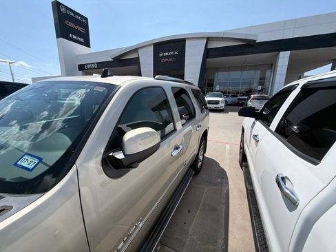 Used 2013 GMC Yukon Denali AWD/4WD image 9