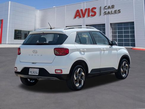 Used 2025 Hyundai Venue SEL FWD image 6