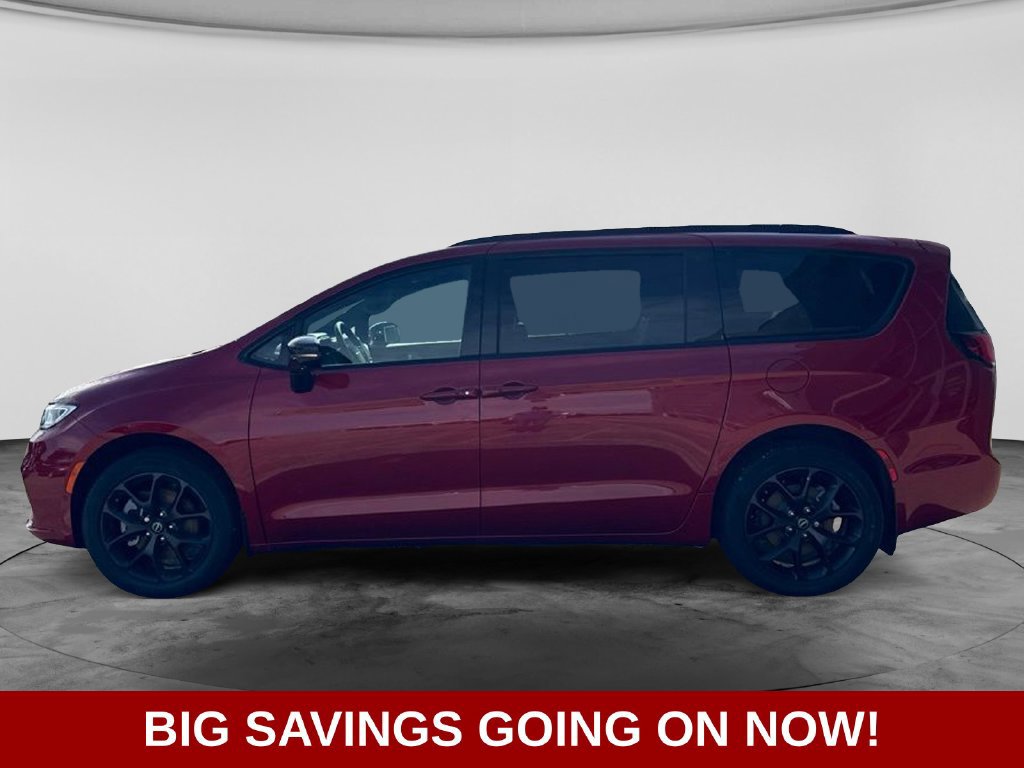 New 2026 Chrysler Pacifica Select w/ S Appearance Package AWD/4WD image 7