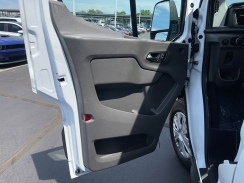 Used 2022 Ford Transit 350 XLT RWD image 13
