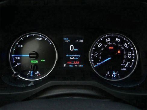 Used 2019 Toyota RAV4 LE image 19