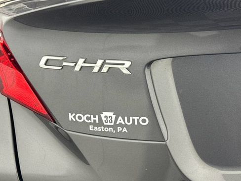 Used 2019 Toyota C-HR XLE FWD image 17