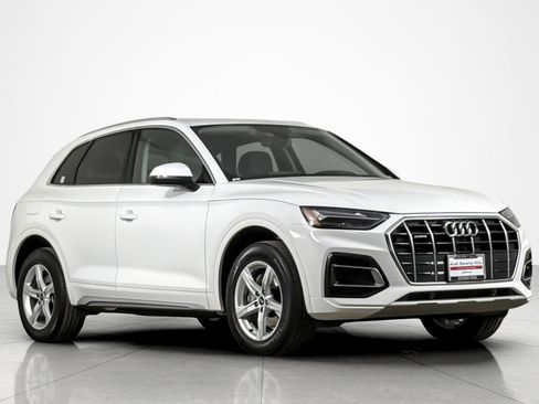 Used 2023 Audi Q5 2.0T Premium w/ Convenience Package image 7