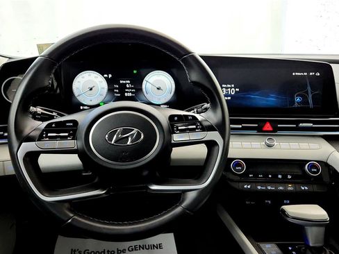 Used 2023 Hyundai Elantra Limited image 39