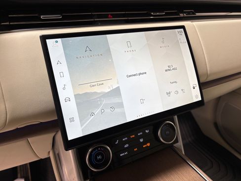 Used 2023 Land Rover Range Rover SE AWD/4WD image 16