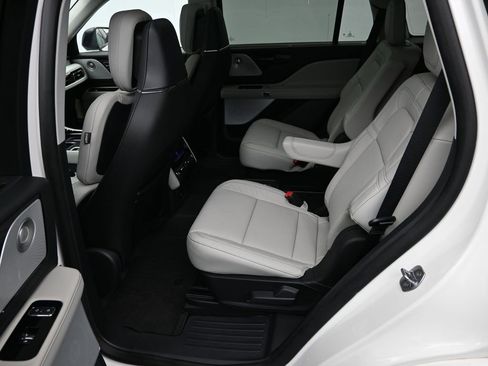 New 2025 Lincoln Aviator Reserve w/ Equipment Group 201A image 22