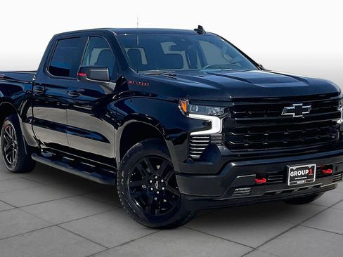 Used 2025 Chevrolet Silverado 1500 RST w/ Redline Edition AWD/4WD image 3