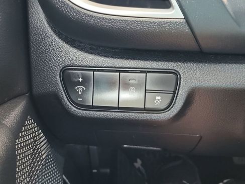 Used 2025 Kia Seltos EX FWD image 23