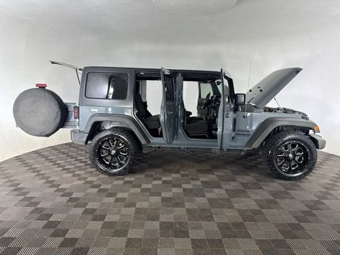 Used 2015 Jeep Wrangler Unlimited Sport w/ Quick Order Package 24S AWD/4WD image 15