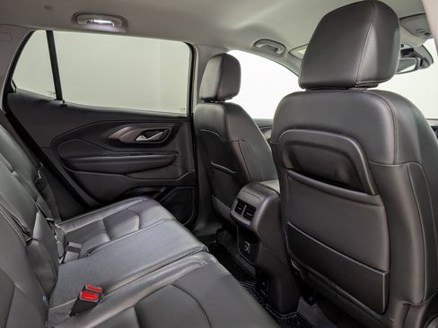 Used 2022 GMC Terrain SLT w/ Tech Package image 16