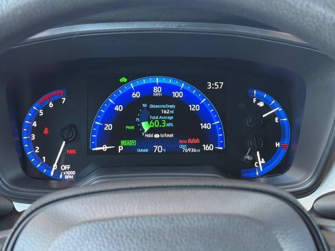 Certified 2022 Toyota Corolla LE FWD image 30