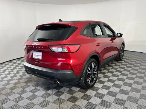 Used 2022 Ford Escape SE w/ SE Sport Appearance Package FWD image 5