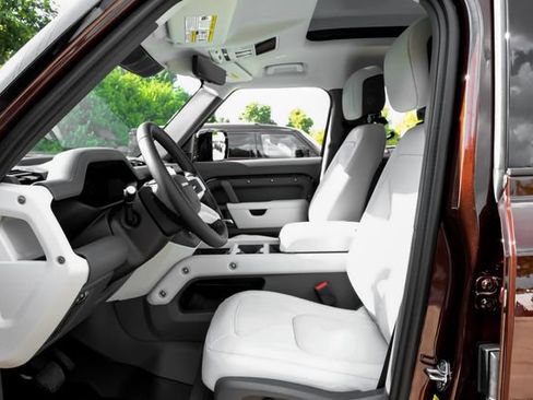 New 2026 Land Rover Defender 130 X-Dynamic SE AWD/4WD image 3