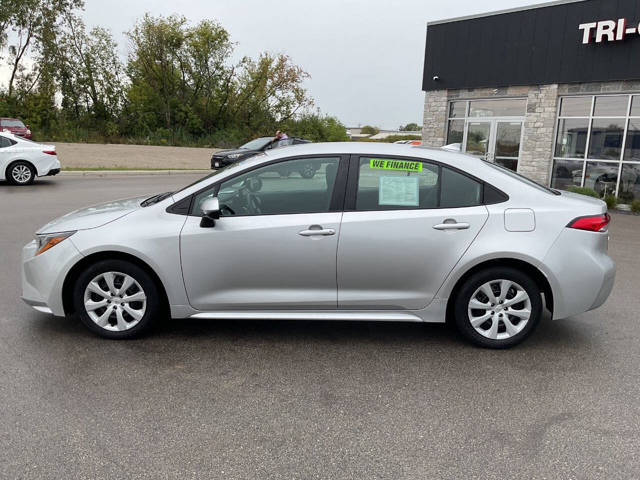Used 2025 Toyota Corolla LE FWD image 3