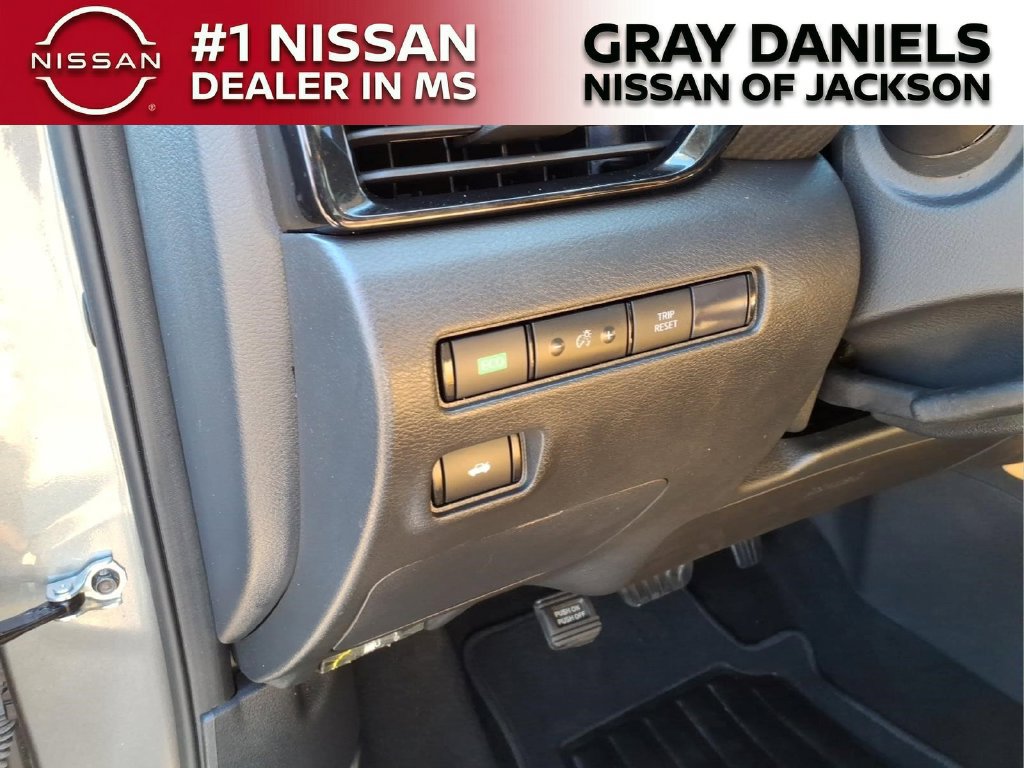 Used 2024 Nissan Sentra SV w/ SV Premium Package FWD image 12