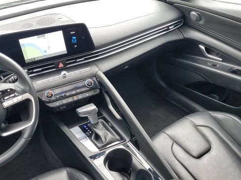 Used 2025 Hyundai Elantra Limited FWD image 27