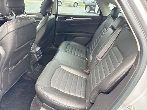 Used 2014 Ford Fusion SE w/ Equipment Group 202A image 24