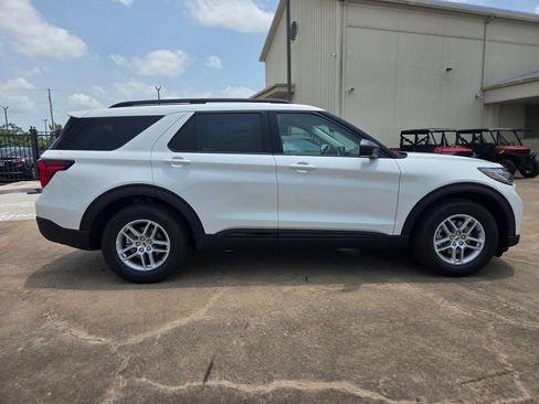 New 2026 Ford Explorer Active RWD image 11