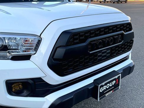 Certified 2023 Toyota Tacoma TRD Off-Road w/ Technology Package AWD/4WD image 29
