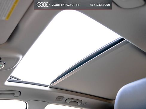 Used 2023 Audi Q7 3.0T Premium w/ Convenience Package AWD/4WD image 19