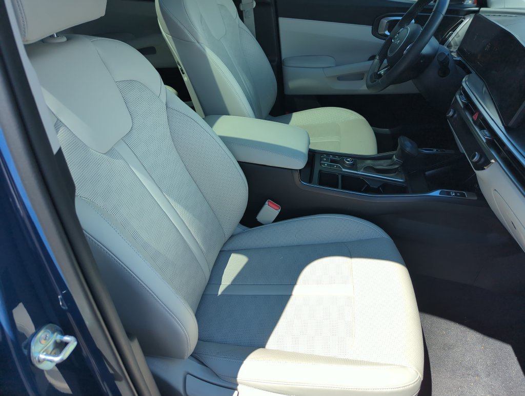 Used 2025 Kia Sorento S w/ Panoramic Sunroof Package FWD image 36