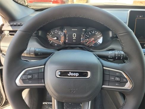 New 2026 Jeep Compass Latitude image 29
